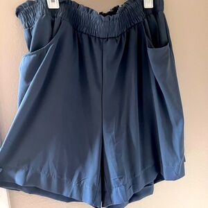 Cute never worn shorts